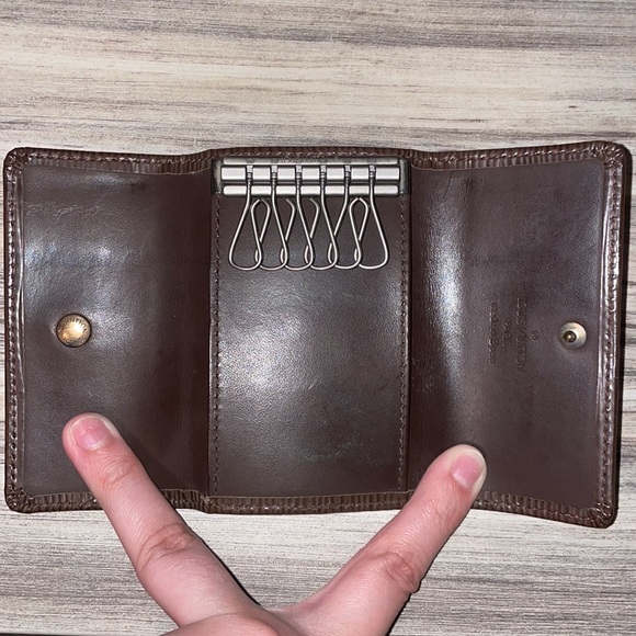 Louis Vuitton 6 Key Ring Holder in Brown Epi ✨ - Picture 3 of 6